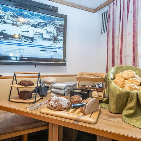 Panorama Hotel Guggenbichl - Inkl Sommerkarte, Einmaliger Eintritt Ins Tauern Spa & Bester Ausblick Ueber Kaprun Bagian luar foto