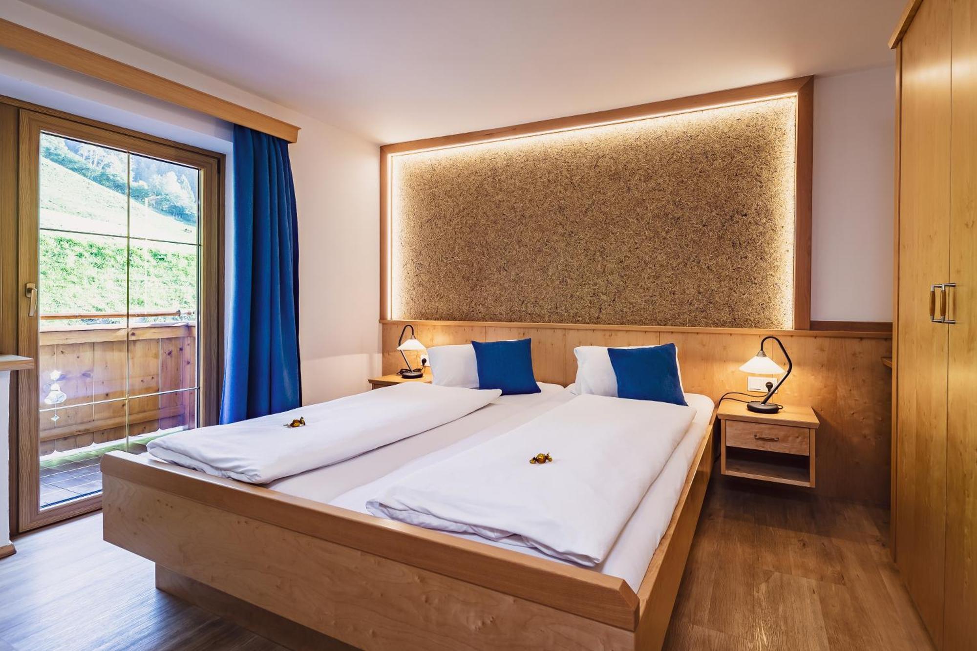 Panorama Hotel Guggenbichl - Inkl Sommerkarte, Einmaliger Eintritt Ins Tauern Spa & Bester Ausblick Ueber Kaprun Bagian luar foto