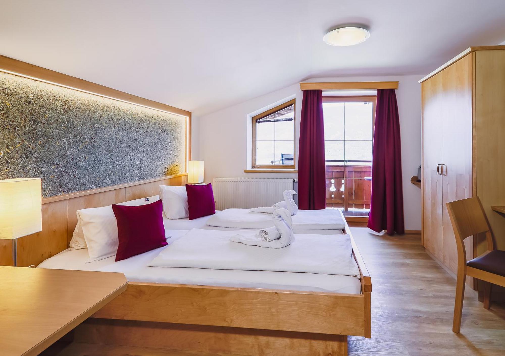 Panorama Hotel Guggenbichl - Inkl Sommerkarte, Einmaliger Eintritt Ins Tauern Spa & Bester Ausblick Ueber Kaprun Bagian luar foto